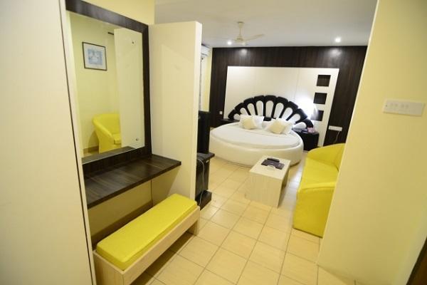 Hotel Little Palace Dibrugarh Exterior foto