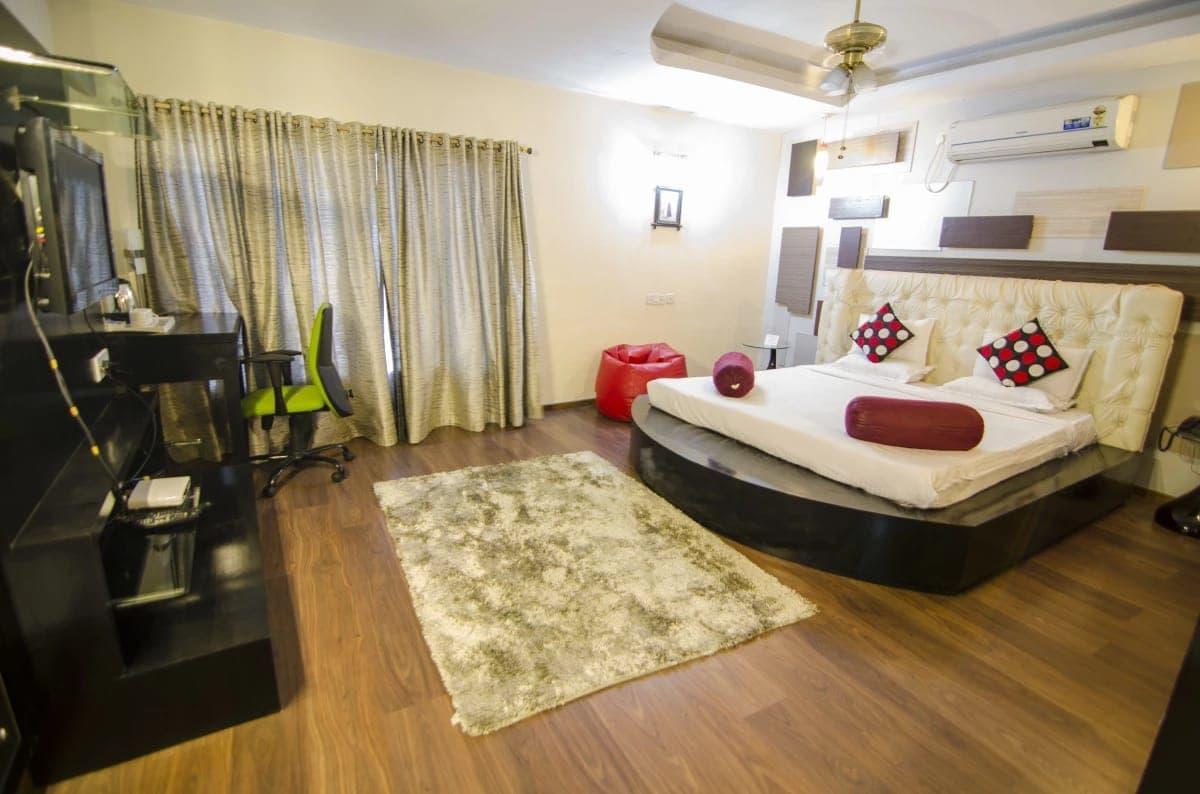 Hotel Little Palace Dibrugarh Exterior foto